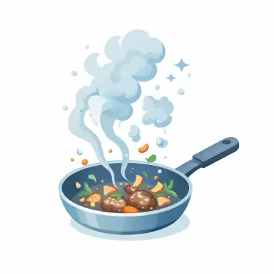 白背景に、青いフライパンで具材が炒められていて、上に立ちのぼる煙（湯気）と油はねを示す粒が描かれている。