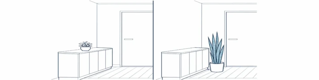 左右比較の横長イラスト。どちらも同じ玄関の左側を同じ視点で描いている。左は靴箱の上に小さな鉢植えがあり、すっきりしているが印象は平凡。右は靴箱横の床に背の高いサンセベリアを置き、縦のラインが強調されて天井が高く、上質に見える。